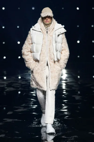 Look 40